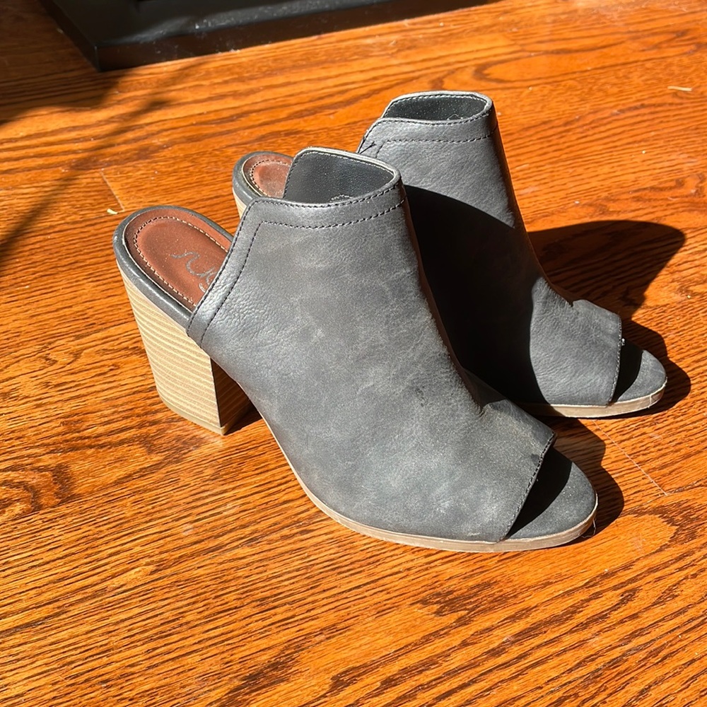 Gray thick block heel